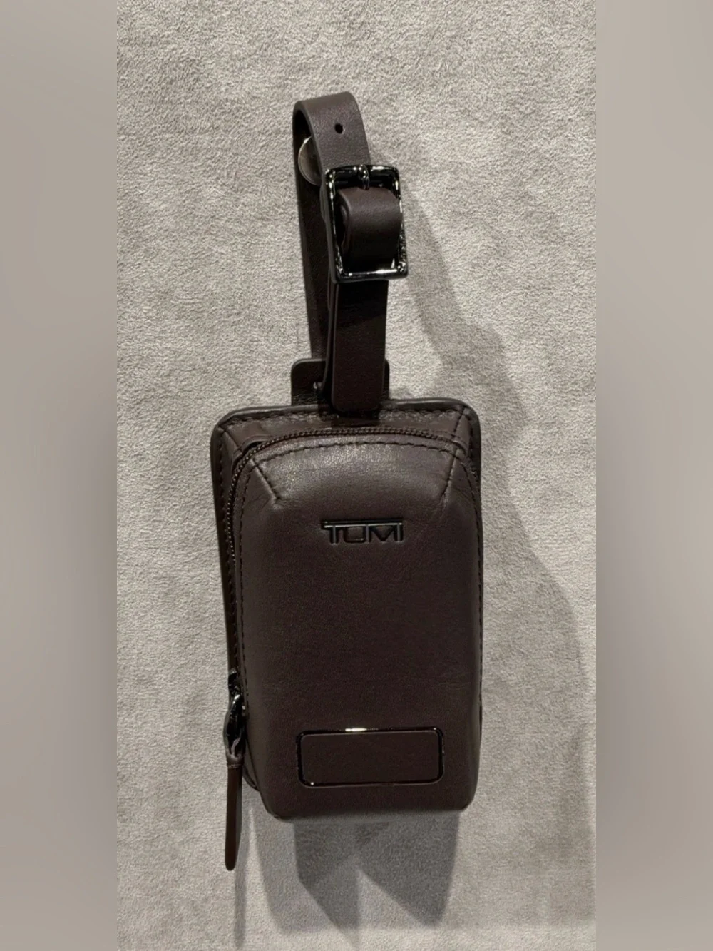 NEW Tumi Smooth Leather Monogram Luggage Tag Zippered Pouch Buckle - DARK BROWN